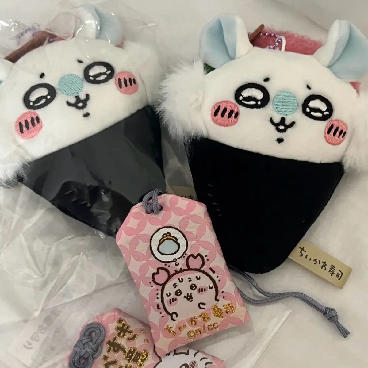 Chiikawa pendant acrylic Momon - Mini Backpack Purse avis et prix